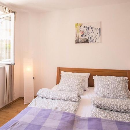 Apartment Polo Vrbnik Bagian luar foto